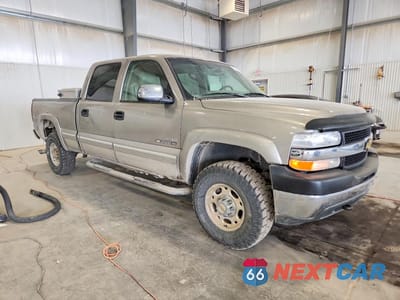 Czwarte zdjęcie samochodu z boku: 2002 CHEVROLET SILVERADO K2500 HEAVY DUTY VIN:1GCHK23192F177448 - miniatura
