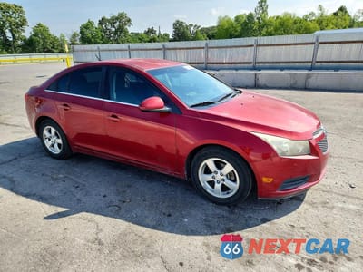 Czwarte zdjęcie samochodu z boku: 2014 CHEVROLET CRUZE LT VIN:1G1PC5SB2E7232253 - miniatura