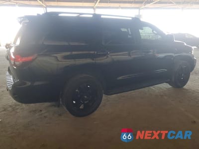 Trzecie zdjęcie samochodu z tyłu: 2020 TOYOTA SEQUOIA TRD SPORT VIN:5TDBY5G16LS175559 - miniatura