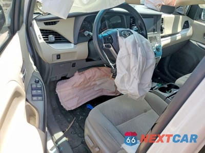 Zdjęcie 8 z 14 samochodu: 2015 TOYOTA SIENNA LE VIN:5TDKK3DC9FS570948 - miniatura