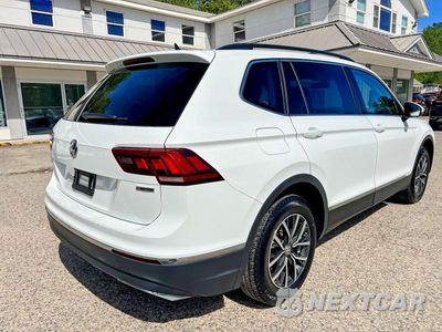 Czwarte zdjęcie samochodu z boku: 2020 VOLKSWAGEN TIGUAN SE VIN:3VV2B7AX5LM114005 - miniatura