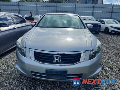 Piąte zdjęcie samochodu w środku: 2010 HONDA ACCORD LX VIN:1HGCP2F34AA058566 - miniatura