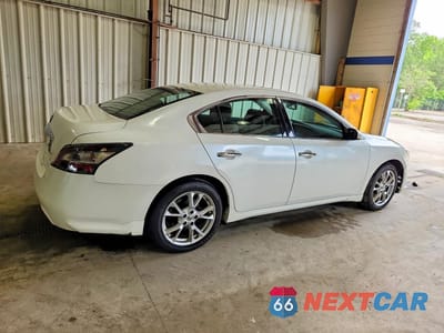 Trzecie zdjęcie samochodu z tyłu: 2013 NISSAN MAXIMA 3.5 S VIN:1N4AA5AP4DC846023 - miniatura