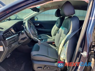 Zdjęcie 7 z 13 samochodu: 2022 KIA NIRO EV EX VIN:KNDCC3LG2N5142178 - miniatura