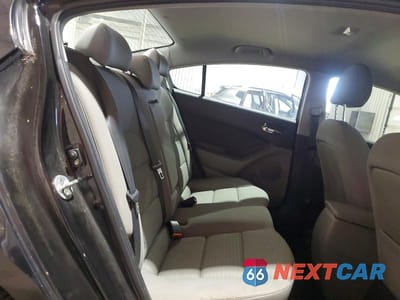 Zdjęcie 10 z 13 samochodu: 2015 KIA FORTE LX VIN:KNAFX4A68F5326945 - miniatura
