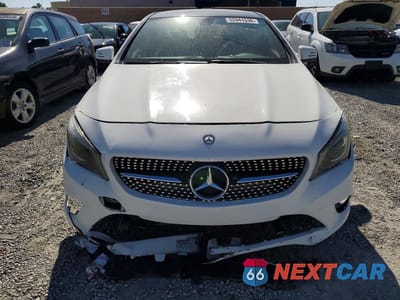 Piąte zdjęcie samochodu w środku: 2014 MERCEDES-BENZ CLA 250 VIN:WDDSJ4EB9EN038205 - miniatura