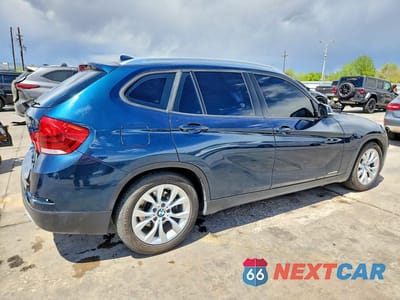Trzecie zdjęcie samochodu z tyłu: 2014 BMW X1 XDRIVE28I VIN:WBAVL1C52EVY11526 - miniatura