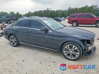 Czwarte zdjęcie samochodu z boku: 2016 MERCEDES-BENZ C 300 VIN:55SWF4JB3GU174557 - miniatura