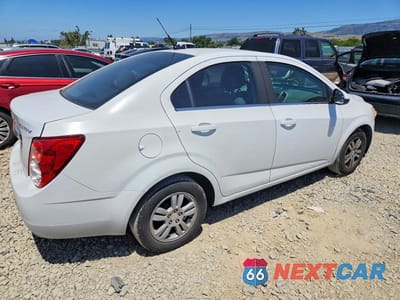 Trzecie zdjęcie samochodu z tyłu: 2014 CHEVROLET SONIC LT VIN:1G1JC5SH8E4173169 - miniatura