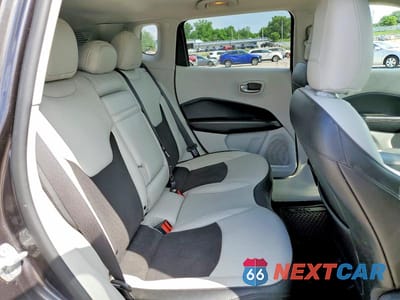 Zdjęcie 11 z 13 samochodu: 2019 JEEP COMPASS LATITUDE VIN:3C4NJDBB2KT654111 - miniatura