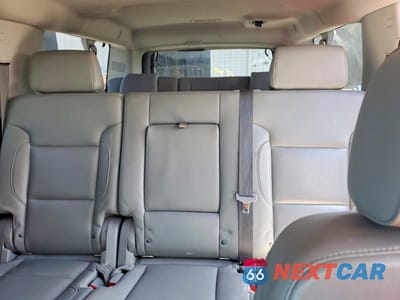 Zdjęcie 10 z 13 samochodu: 2018 CHEVROLET SUBURBAN K1500 LT VIN:1GNSKHKC5JR253389 - miniatura