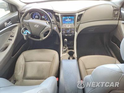 Zdjęcie 8 z 13 samochodu: 2013 HYUNDAI SONATA LIMITED 2.0T VIN:5NPEC4ABXDH685413 - miniatura