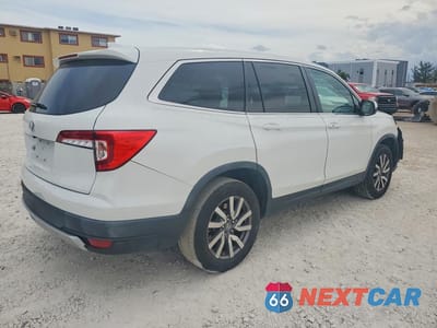 Trzecie zdjęcie samochodu z tyłu: 2021 HONDA PILOT EX VIN:5FNYF5H31MB025493 - miniatura