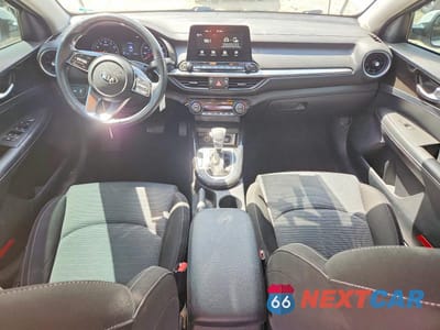 Zdjęcie 8 z 12 samochodu: 2019 KIA FORTE S VIN:3KPF34AD1KE017636 - miniatura