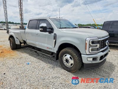 Czwarte zdjęcie samochodu z boku: 2026 FORD F350 SUPER DUTY VIN:1FT8W3DM9TED38388 - miniatura