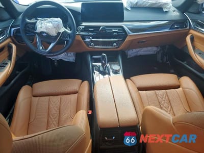 Zdjęcie 8 z 12 samochodu: 2021 BMW 530 I VIN:WBA53BH03MWW99105 - miniatura