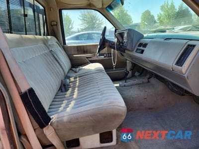 Zdjęcie 10 z 12 samochodu: 1991 CHEVROLET GMT-400 K2500 VIN:1GCGK24K4ME114026 - miniatura