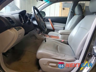 Zdjęcie 7 z 13 samochodu: 2010 TOYOTA HIGHLANDER LIMITED VIN:5TDYK3EHXAS001295 - miniatura
