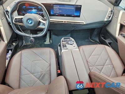 Zdjęcie 8 z 12 samochodu: 2023 BMW IX XDRIVE40 VIN:WB513CF06PCL80129 - miniatura