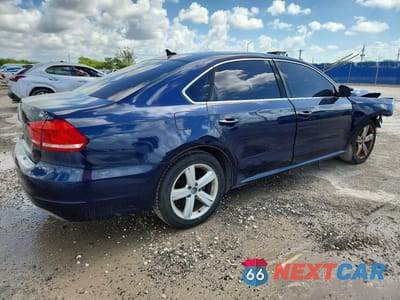 Trzecie zdjęcie samochodu z tyłu: 2013 VOLKSWAGEN PASSAT SE VIN:1VWBH7A39DC102627 - miniatura