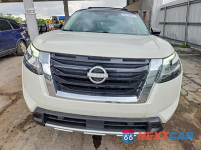 Piąte zdjęcie samochodu w środku: 2023 NISSAN PATHFINDER PLATINUM VIN:5N1DR3DK8PC247534 - miniatura