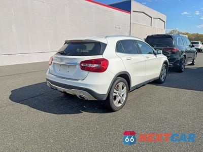 Czwarte zdjęcie samochodu z boku: 2018 MERCEDES-BENZ GLA 250 4MATIC VIN:WDCTG4GB7JJ477053 - miniatura