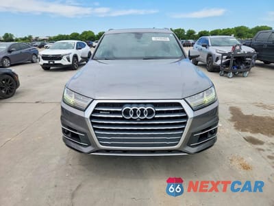 Piąte zdjęcie samochodu w środku: 2018 AUDI Q7 PRESTIGE VIN:WA1VAAF74JD025470 - miniatura