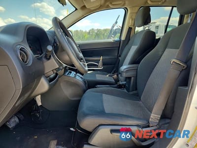Zdjęcie 7 z 12 samochodu: 2011 JEEP COMPASS SPORT VIN:1J4NT1FB1BD260778 - miniatura