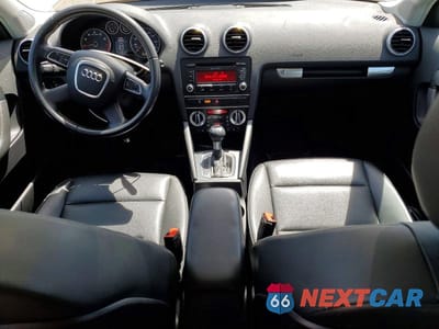 Zdjęcie 8 z 12 samochodu: 2011 AUDI A3 PREMIUM VIN:WAUDFAFM6BA055806 - miniatura