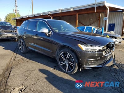 Czwarte zdjęcie samochodu z boku: 2019 VOLVO XC60 T6 R-DESIGN VIN:YV4A22RM7K1353054 - miniatura