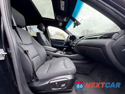 Piąte zdjęcie samochodu w środku: 2018 BMW X4 XDRIVE28I VIN:5UXXW3C53J0T83115 - miniatura