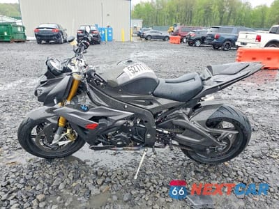 Trzecie zdjęcie samochodu z tyłu: 2014 BMW S 1000 R VIN:WB10D1209EZ198973 - miniatura