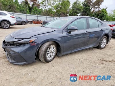 2025 TOYOTA CAMRY LE 4T1DAACK9SU125958 - główne zdjęcie licytacji z USA - miniatura