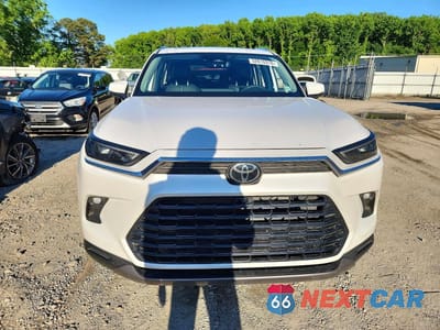 Piąte zdjęcie samochodu w środku: 2024 TOYOTA GRAND HIGHLANDER PLATINUM VIN:5TDAAAB59RS041561 - miniatura