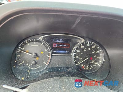 Zdjęcie 9 z 13 samochodu: 2016 NISSAN PATHFINDER SV VIN:5N1AR2MM7GC624854 - miniatura