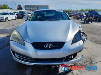 Piąte zdjęcie samochodu w środku: 2010 HYUNDAI GENESIS COUPE 3.8L VIN:KMHHU6KH9AU017334 - miniatura