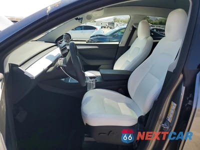 Zdjęcie 7 z 12 samochodu: 2025 TESLA MODEL Y VIN:7SAYGDEE1SF278651 - miniatura