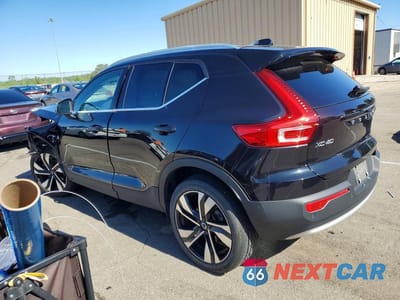 Drugie zdjęcie samochodu z przodu: 2024 VOLVO XC40 PLUS VIN:YV4L12UE3R2203829 - miniatura