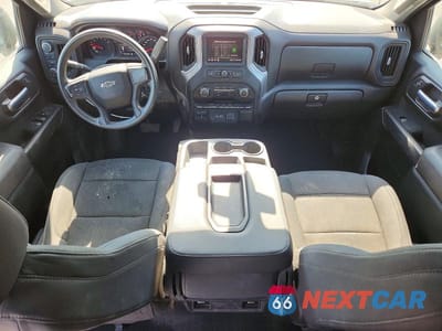 Zdjęcie 8 z 12 samochodu: 2021 CHEVROLET SILVERADO K1500 CUSTOM VIN:1GCPYBEKXMZ256869 - miniatura