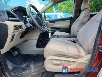 Zdjęcie 7 z 14 samochodu: 2019 HONDA ODYSSEY EX VIN:5FNRL6H52KB012320 - miniatura