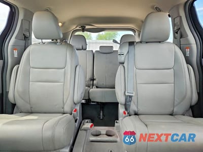 Zdjęcie 10 z 13 samochodu: 2019 TOYOTA SIENNA XLE PREMIUM 8-PASSENGER VIN:5TDYZ3DC6KS995012 - miniatura