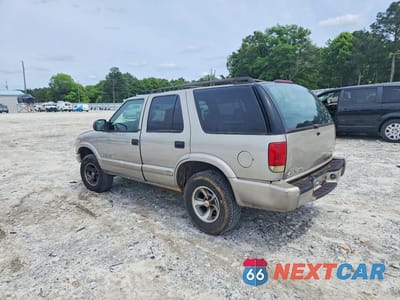 Drugie zdjęcie samochodu z przodu: 2003 CHEVROLET BLAZER VIN:1GNCS13X43K172621 - miniatura