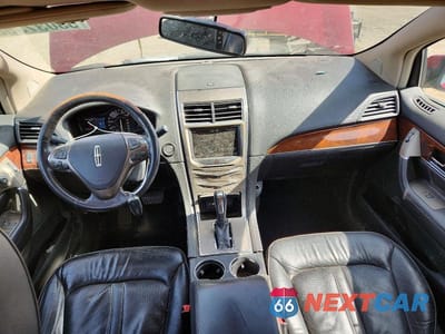 Zdjęcie 8 z 13 samochodu: 2014 LINCOLN MKX VIN:2LMDJ8JK3EBL11280 - miniatura
