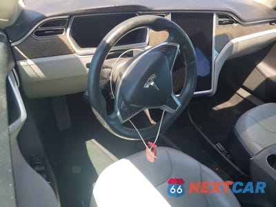Zdjęcie 8 z 12 samochodu: 2013 TESLA MODEL S VIN:5YJSA1AG2DFP12122 - miniatura