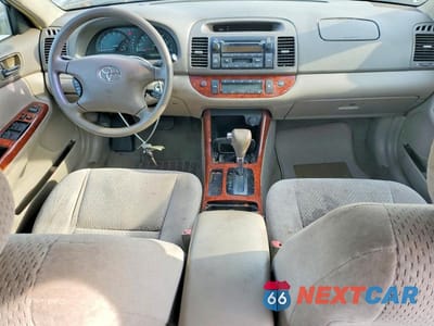 Zdjęcie 8 z 12 samochodu: 2002 TOYOTA CAMRY XLE VIN:4T1BE32K22U559910 - miniatura