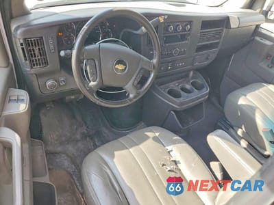 Zdjęcie 8 z 13 samochodu: 2020 CHEVROLET EXPRESS G2500 VIN:1GCWGAFP8L1275212 - miniatura