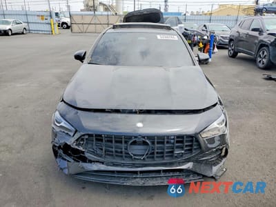 Piąte zdjęcie samochodu w środku: 2025 MERCEDES-BENZ CLA AMG 35 4MATIC VIN:W1K5J5BB3SN523118 - miniatura