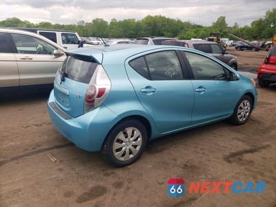 Trzecie zdjęcie samochodu z tyłu: 2013 TOYOTA PRIUS C ONE VIN:JTDKDTB39D1042575 - miniatura