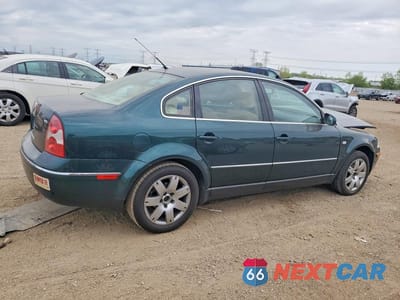 Trzecie zdjęcie samochodu z tyłu: 2002 VOLKSWAGEN PASSAT GLX VIN:WVWRH63B62P019341 - miniatura