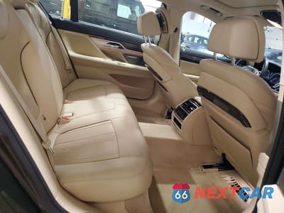 Zdjęcie 10 z 12 samochodu: 2016 BMW 750 XI VIN:WBA7F2C56GG416875 - miniatura